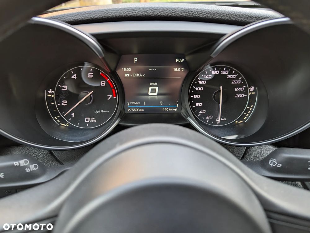 Alfa Romeo Giulia 2.0 Turbo 16V AT8-Q4 Veloce - 16