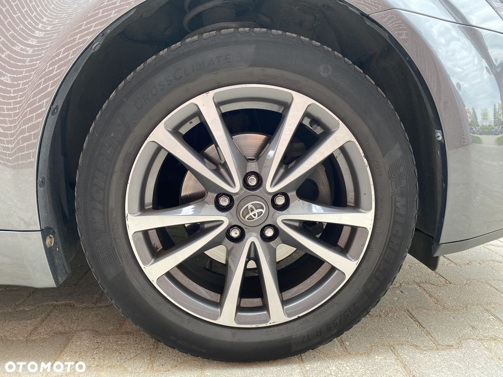 Toyota Avensis 2.0 Premium MS - 9
