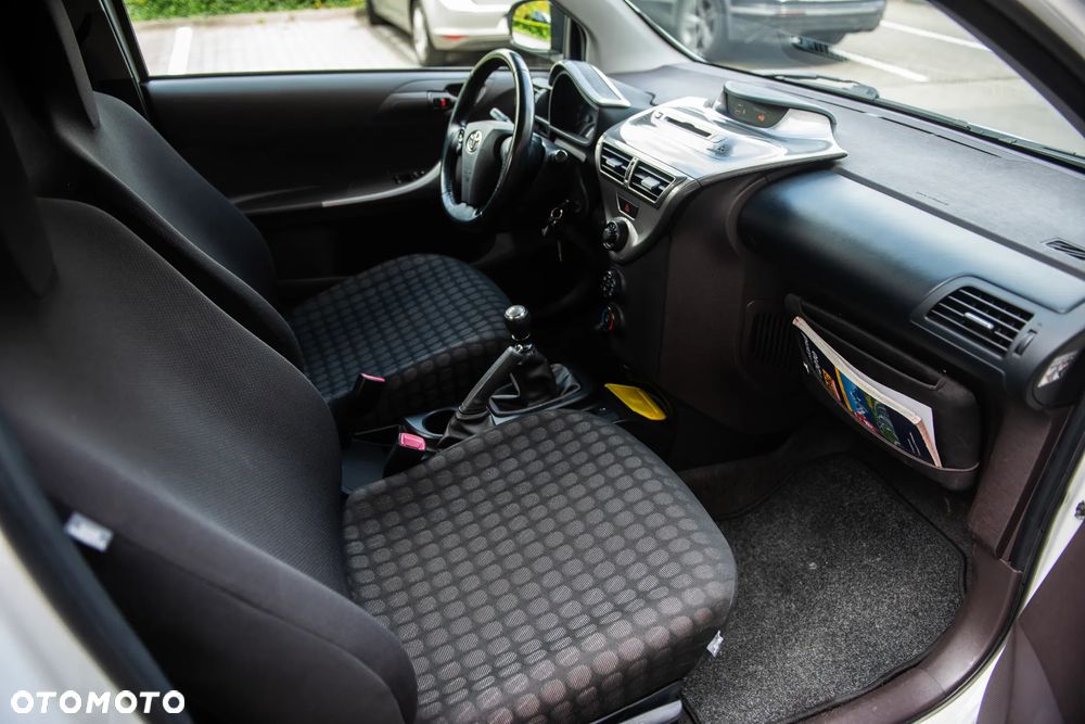 Toyota iQ 1.0 Sol - 27