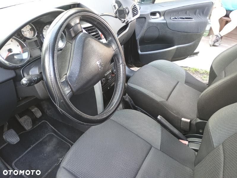 Peugeot 207 - 3