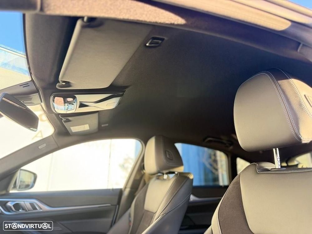 BMW i4 eDrive40 Desportiva M - 16