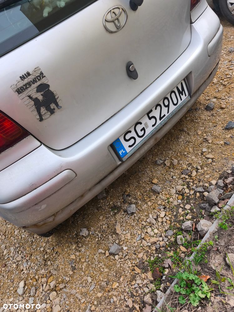 Toyota Yaris 1.3 - 4