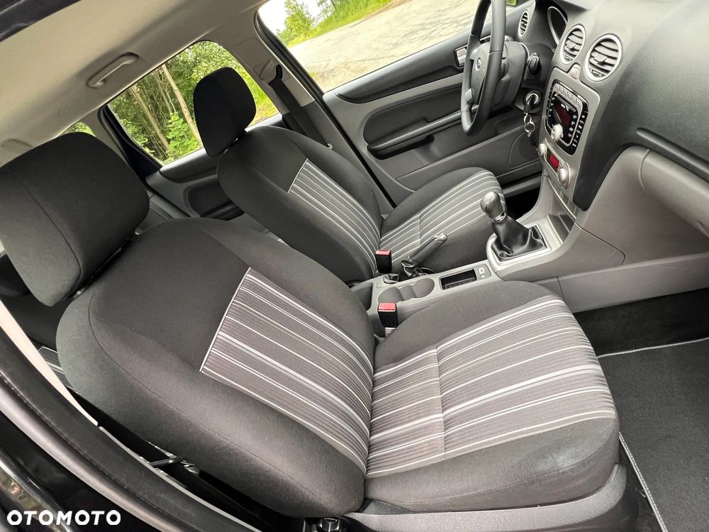 Ford Focus 1.6 Trend - 22