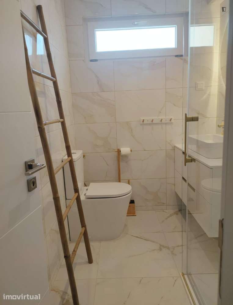 Quarto - localizado em Amadora Lisbon - Grande imagem: 5/17
