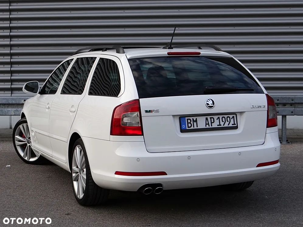 Skoda Octavia 2.0 TDI CR DPF DSG RS - 18