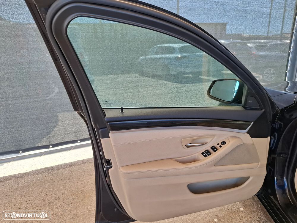 BMW 525 d Line Luxury Auto - 16