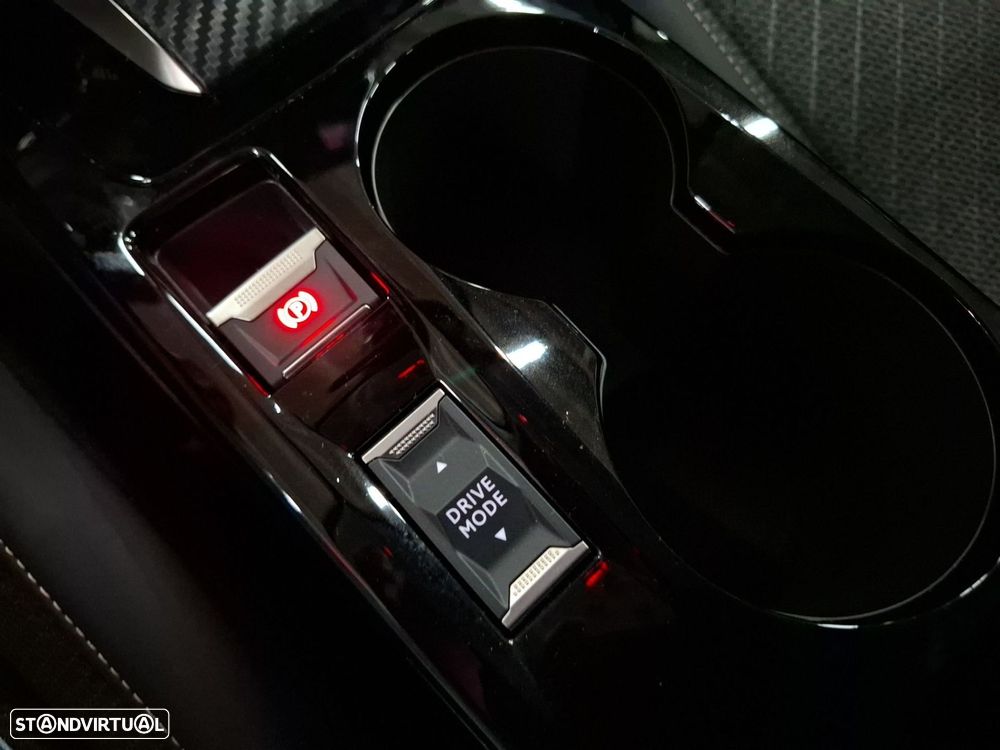 Peugeot 208 1.2 Hybrid Allure e-DCS6 - 18