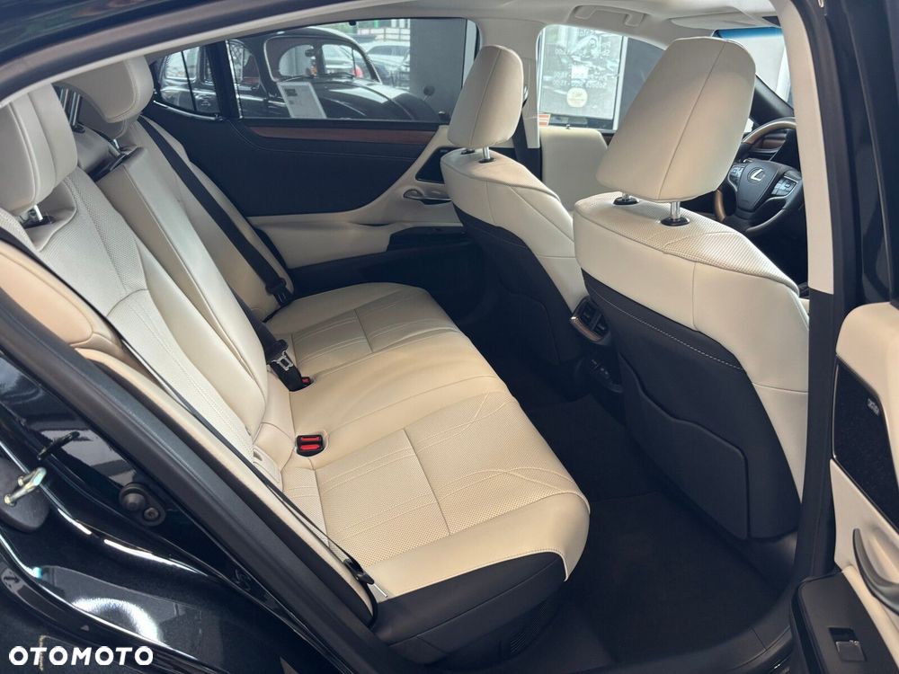 Lexus ES - 37