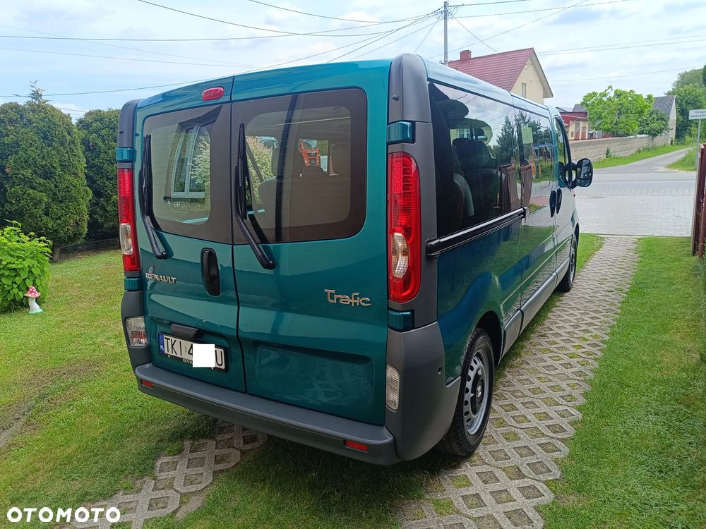 Renault Trafic Grand Passenger Black Edition - 3