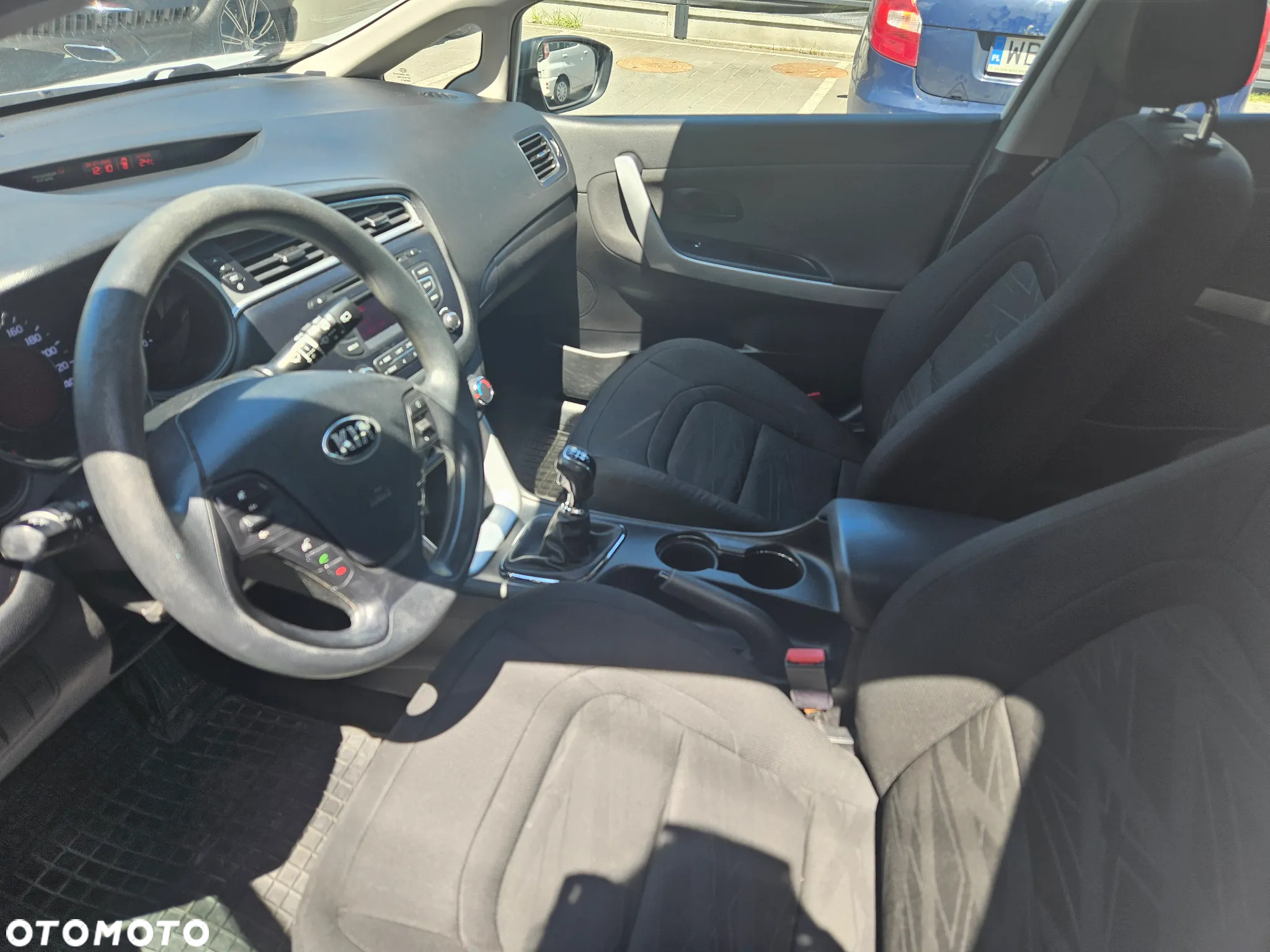Kia Ceed - 8