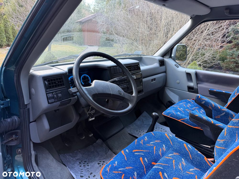 Volkswagen Multivan - 7