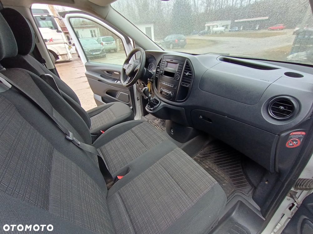 Mercedes-Benz VITO 1.6 diesel 111 CDI 114kM, WERSJA LONG L2H1 HAK, STAN BARDZO DOBRY, 2017 rok, BEZ WKŁADU FINANSOWEGO! - 31