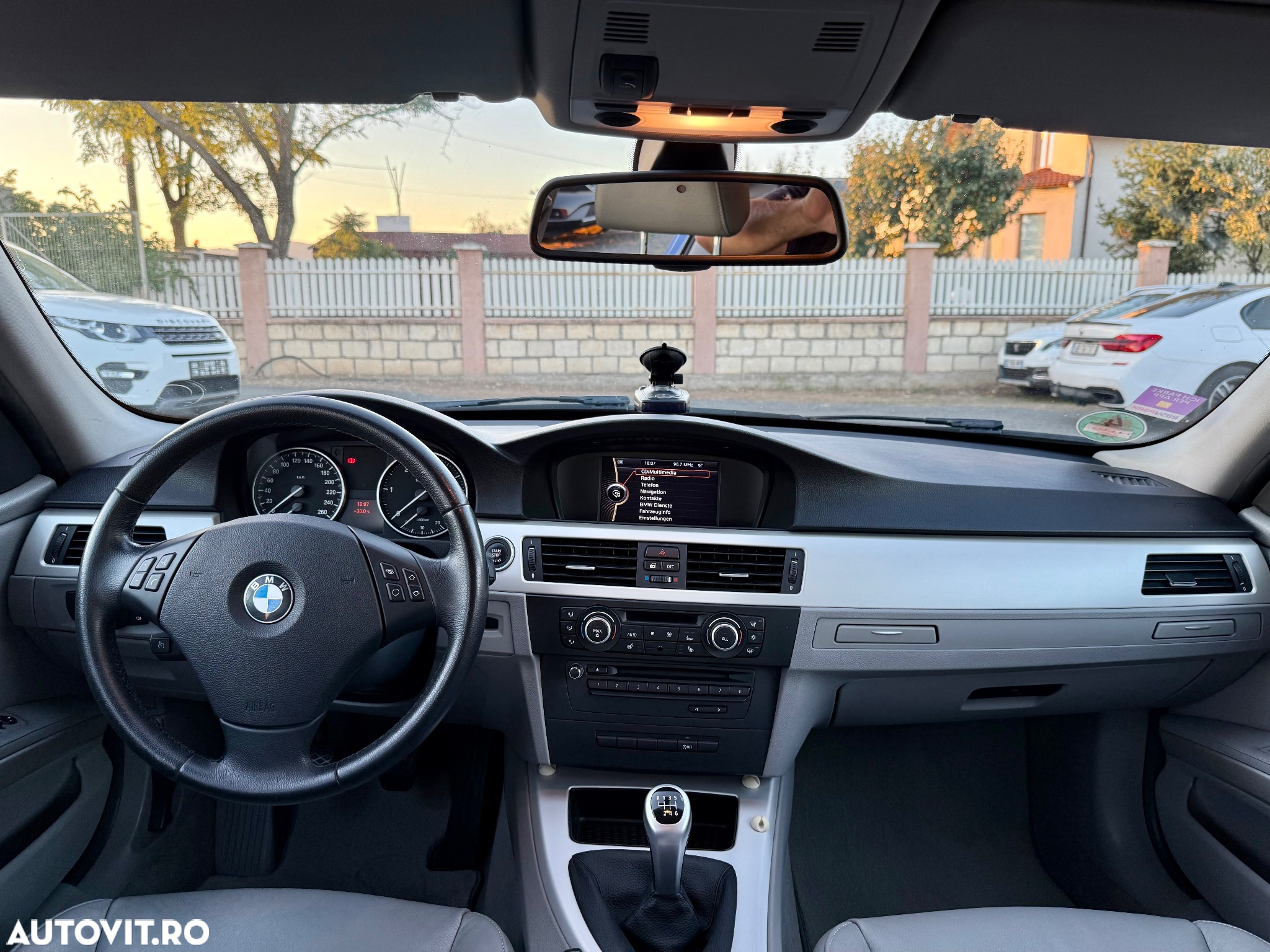 BMW Seria 3 320d DPF Touring - 6