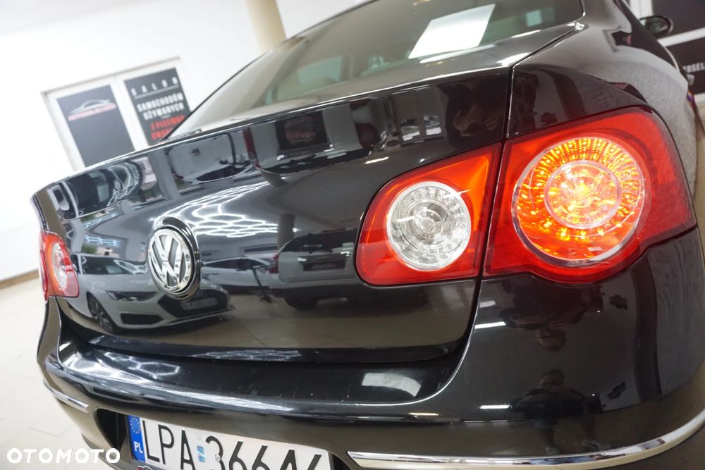 Volkswagen Passat 2.0 TDI DSG Comfortline - 16