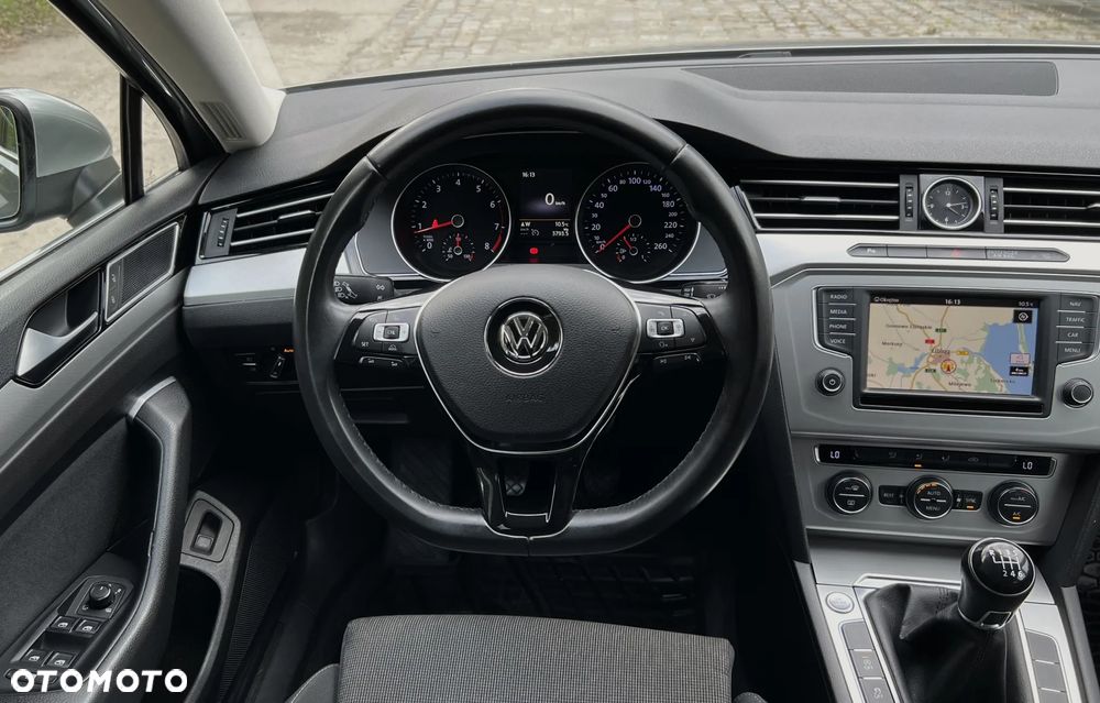 Volkswagen Passat 1.8 TSI BMT Comfortline - 16