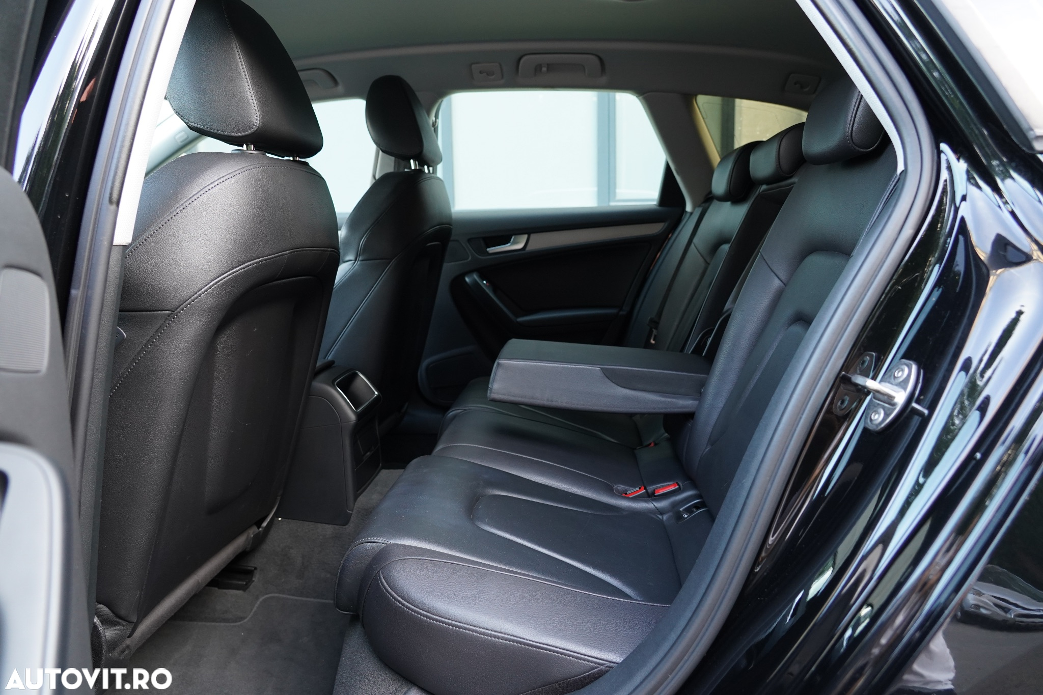 Audi A4 Avant 40 TDI S tronic S line - 9