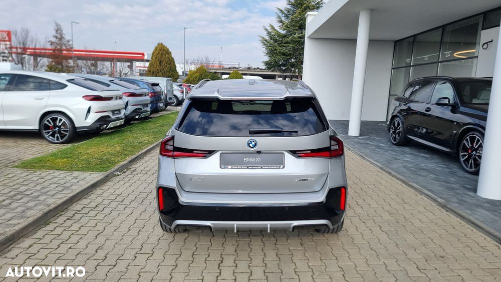 BMW iX1 xDrive30 - 5