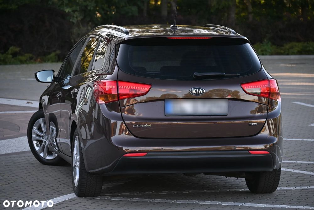 Kia Ceed 1.6 CRDi 128 Platinum Edition - 17