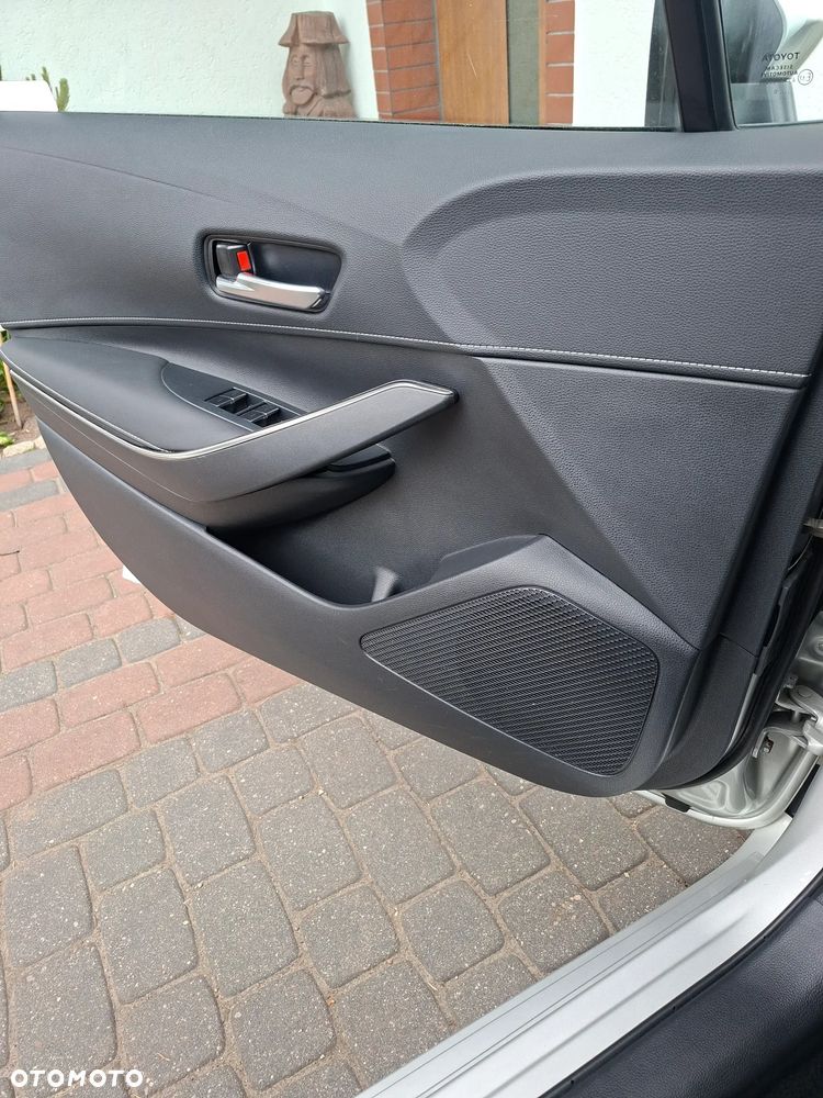 Toyota Corolla 1.8 Hybrid Comfort - 23