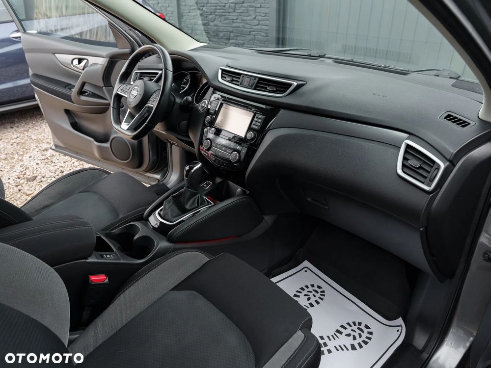 Nissan Qashqai 1.2 DIG-T N-Connecta Xtronic - 17
