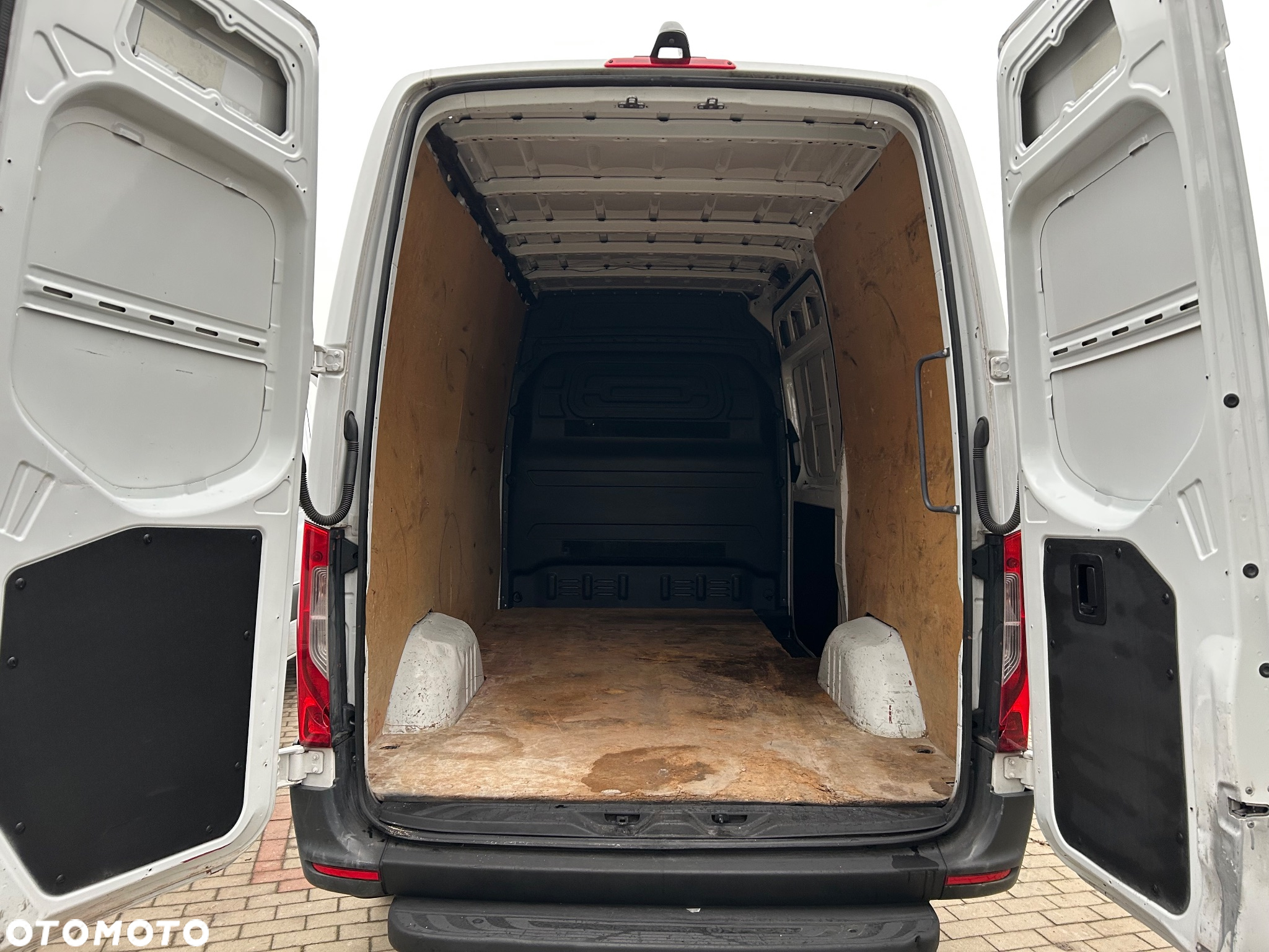 Mercedes-Benz Sprinter L2H2 - 10