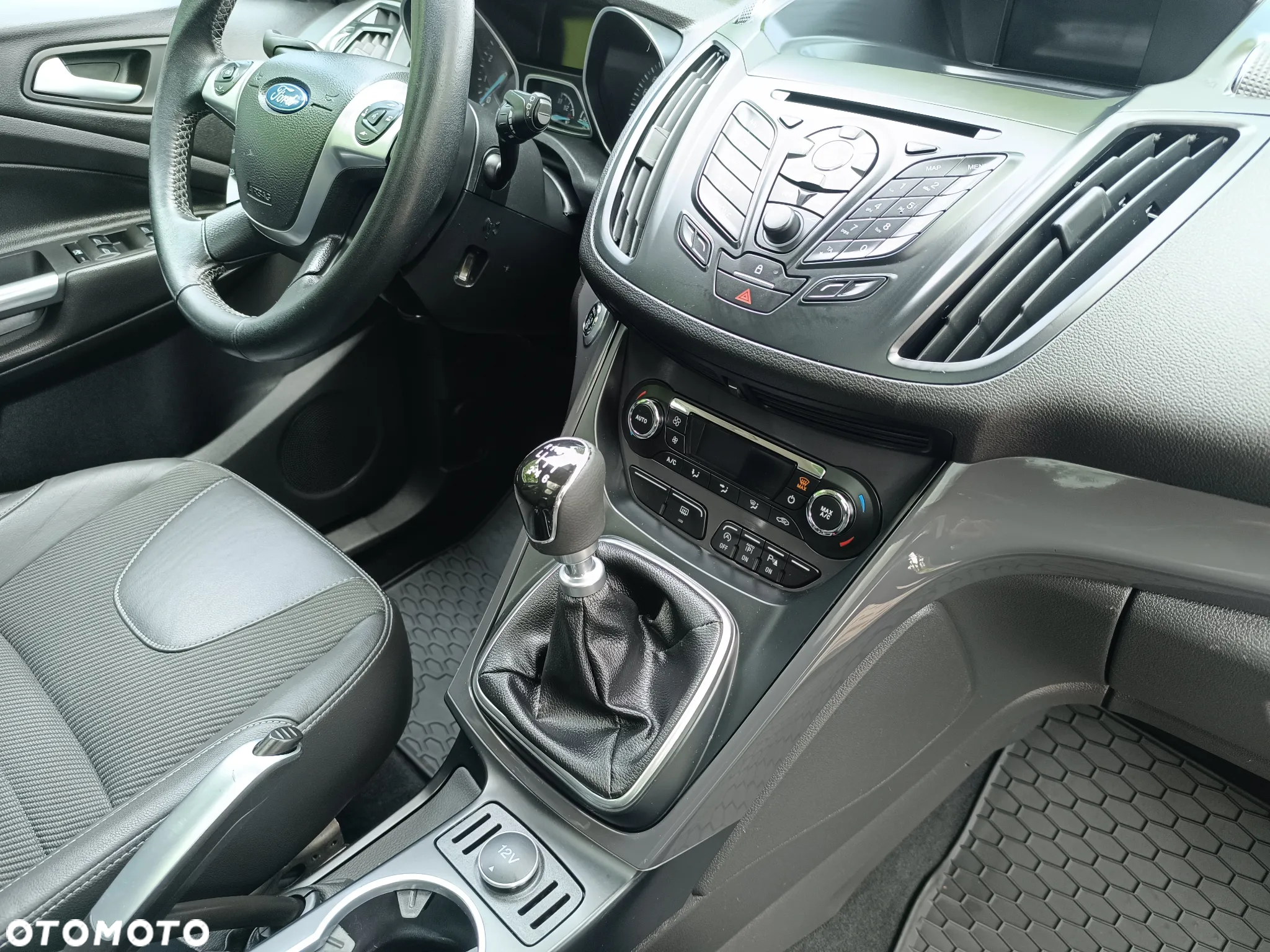 Ford Kuga 1.6 EcoBoost 2x4 Trend - 33
