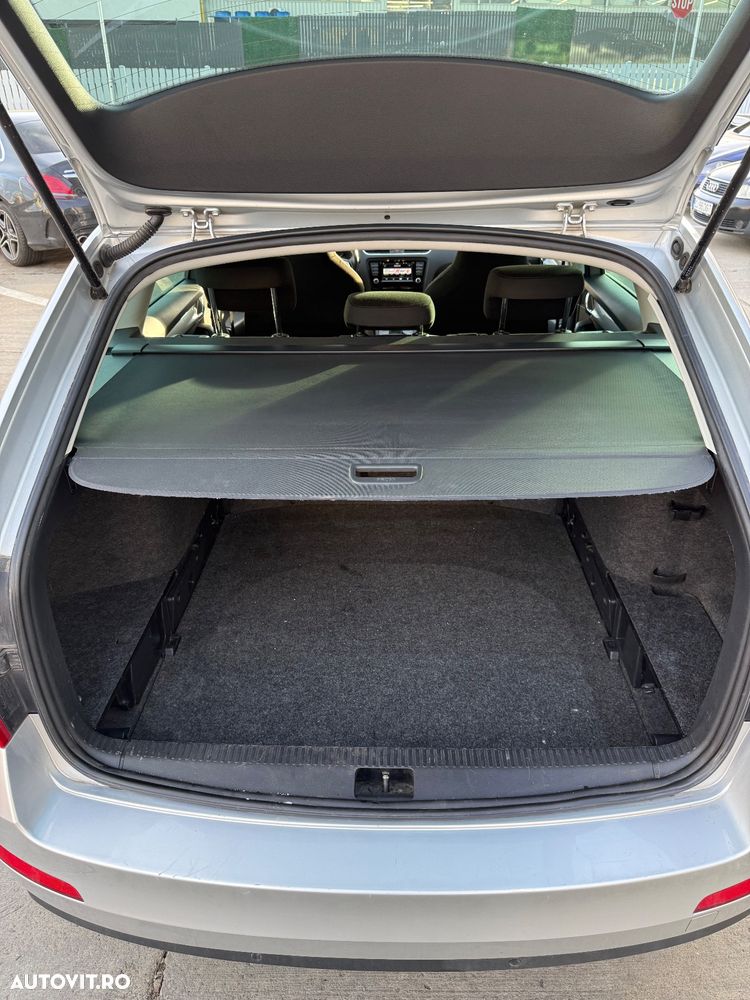 Skoda Octavia 1.6 TDI DSG Ambition - 11