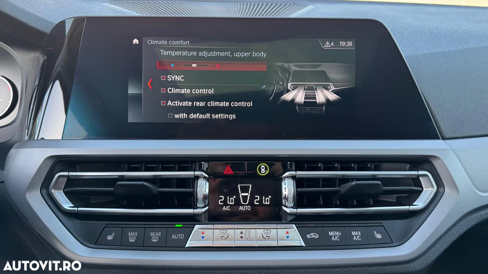 BMW Seria 3 320i Aut. Luxury Line - 24