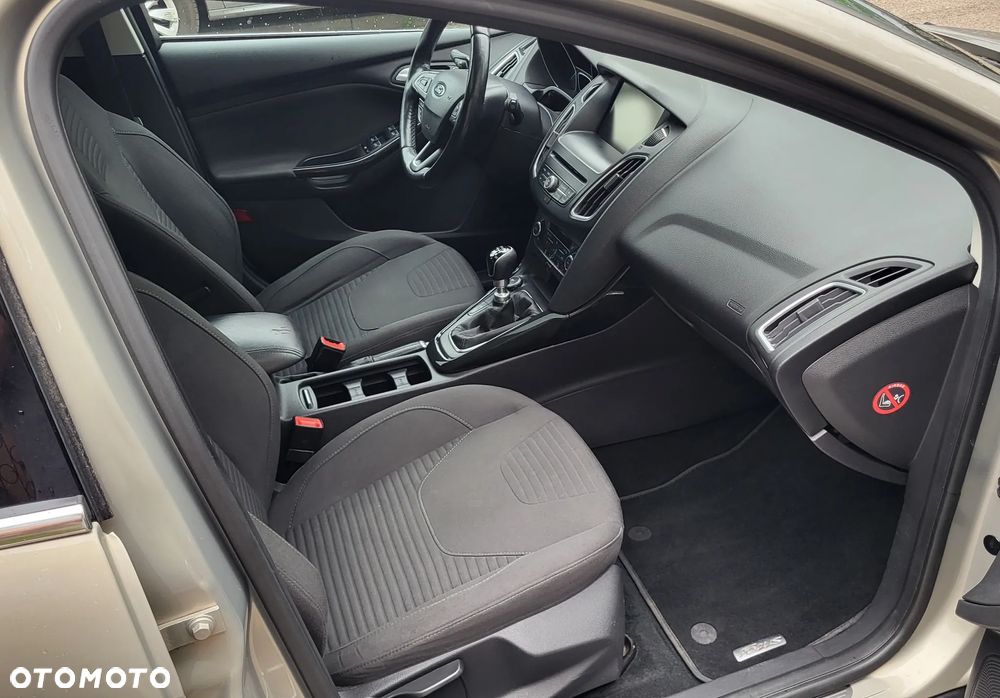 Ford Focus 1.5 EcoBoost STart-Stopp-System TITANIUM - 11