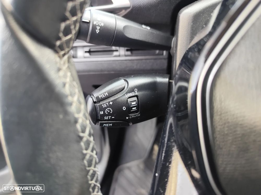 Peugeot 3008 1.5 BlueHDi Active - 16