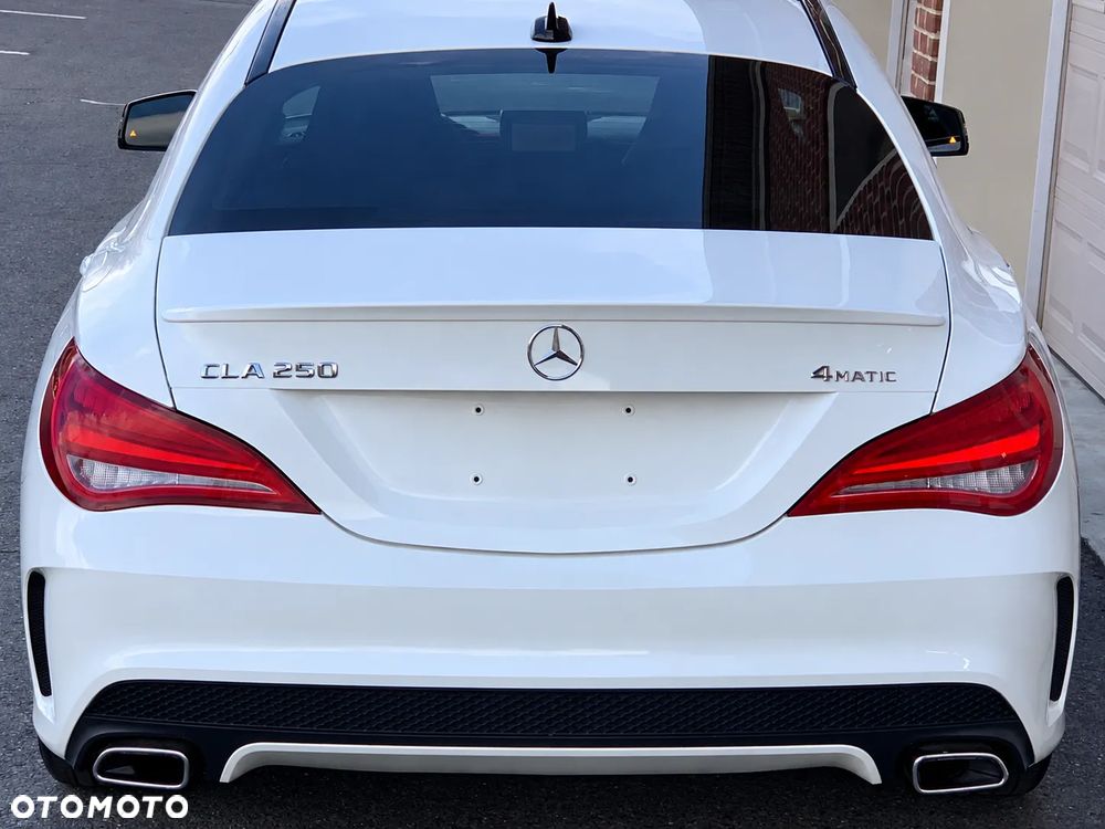 Mercedes-Benz CLA 250 4Matic 7G-DCT AMG Line - 11
