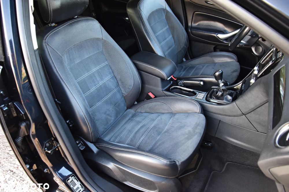 Ford Mondeo - 36