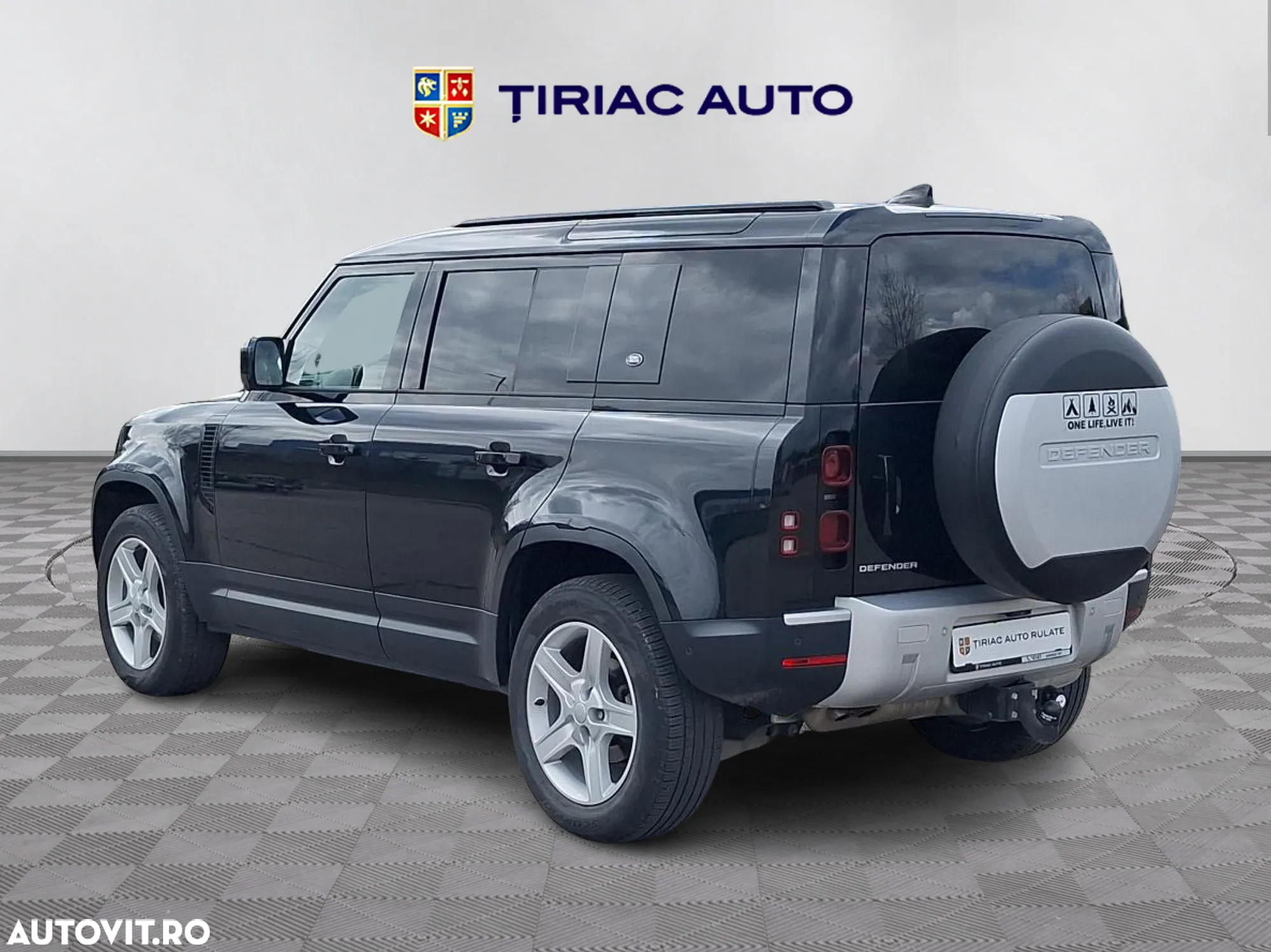 Land Rover Defender - 4