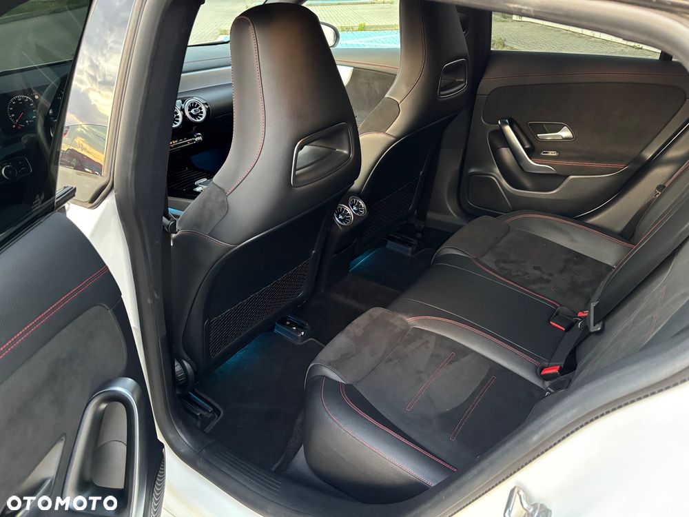 Mercedes-Benz CLA 200 AMG Line 7G-DCT - 15