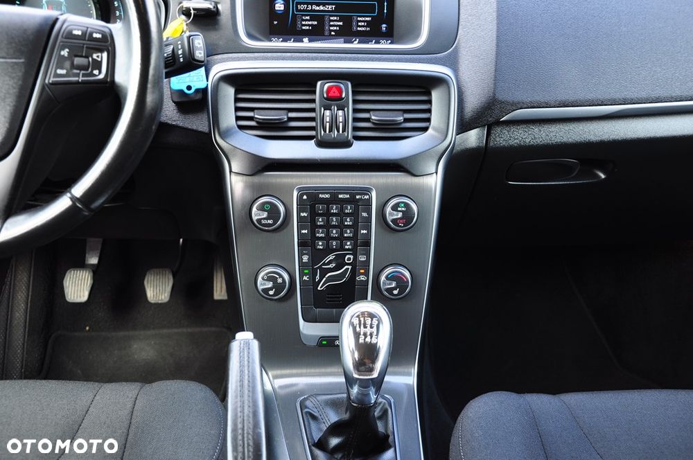 Volvo V40 D2 Momentum - 35