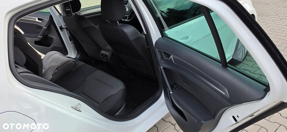 Volkswagen Golf e-Golf - 8