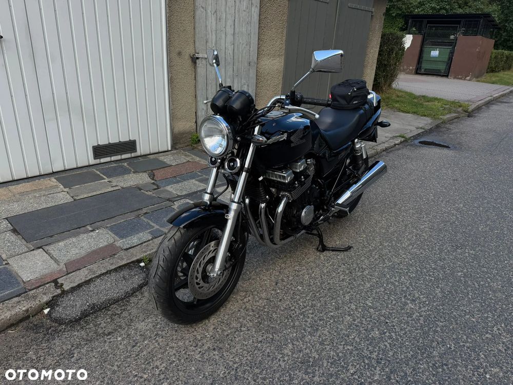 Honda CB - 16