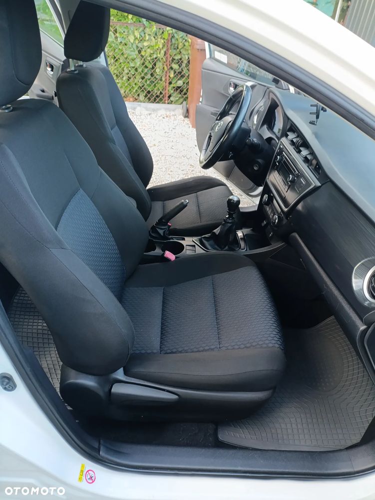 Toyota Auris 1.4 D-4D Life - 9