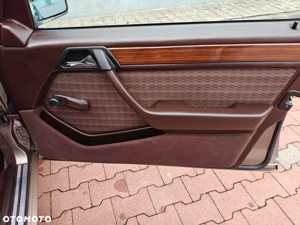 Mercedes-Benz W124 (1984-1993) - 20