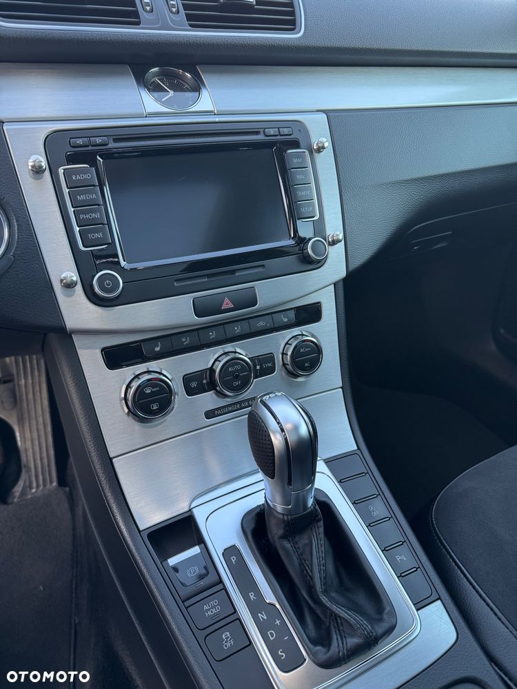 Volkswagen Passat 2.0 TDI Highline DSG - 11