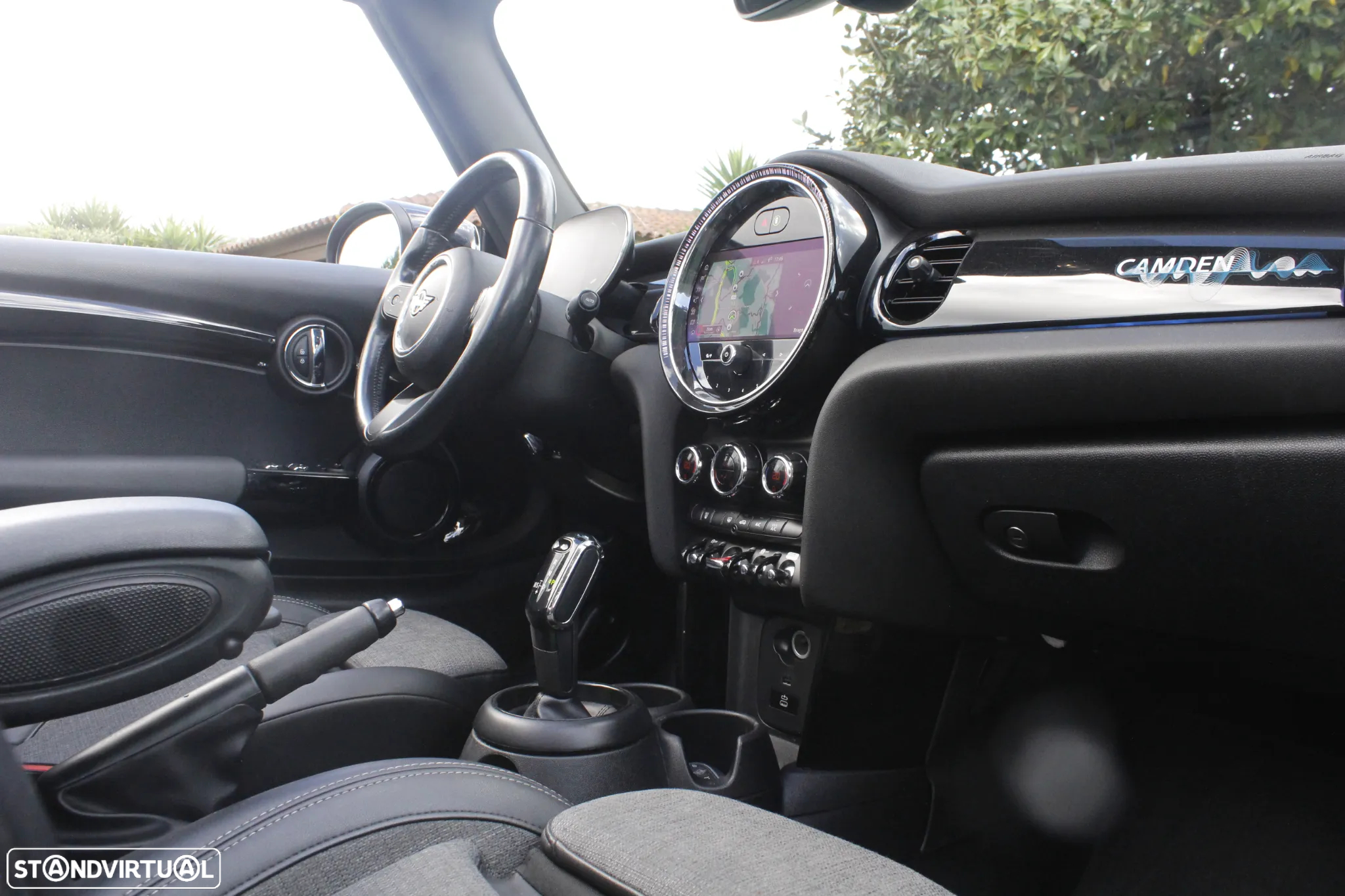 MINI Cabrio Cooper Auto. Essential - 54