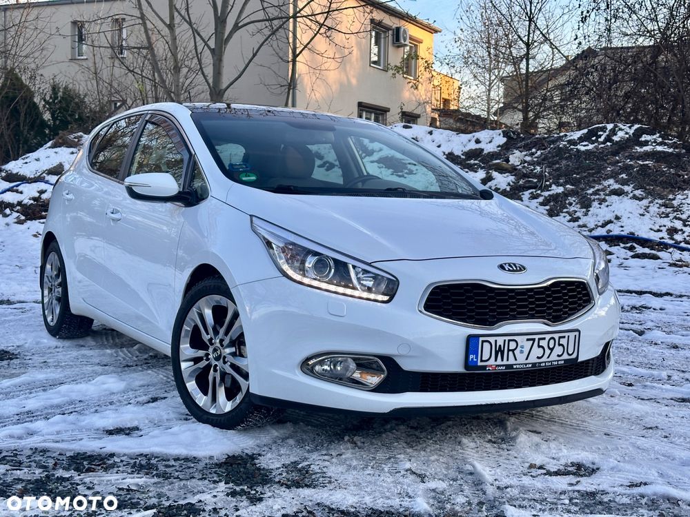 Kia Ceed 1.6 GDI DCT Platinum Edition - 1
