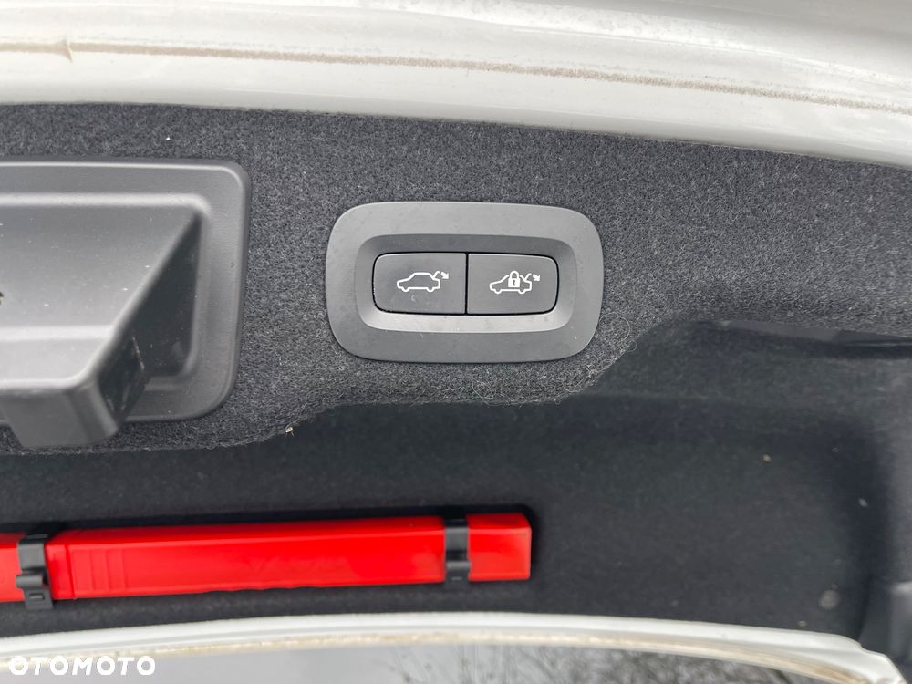 Volvo S90 D4 AWD Geartronic Inscription - 9