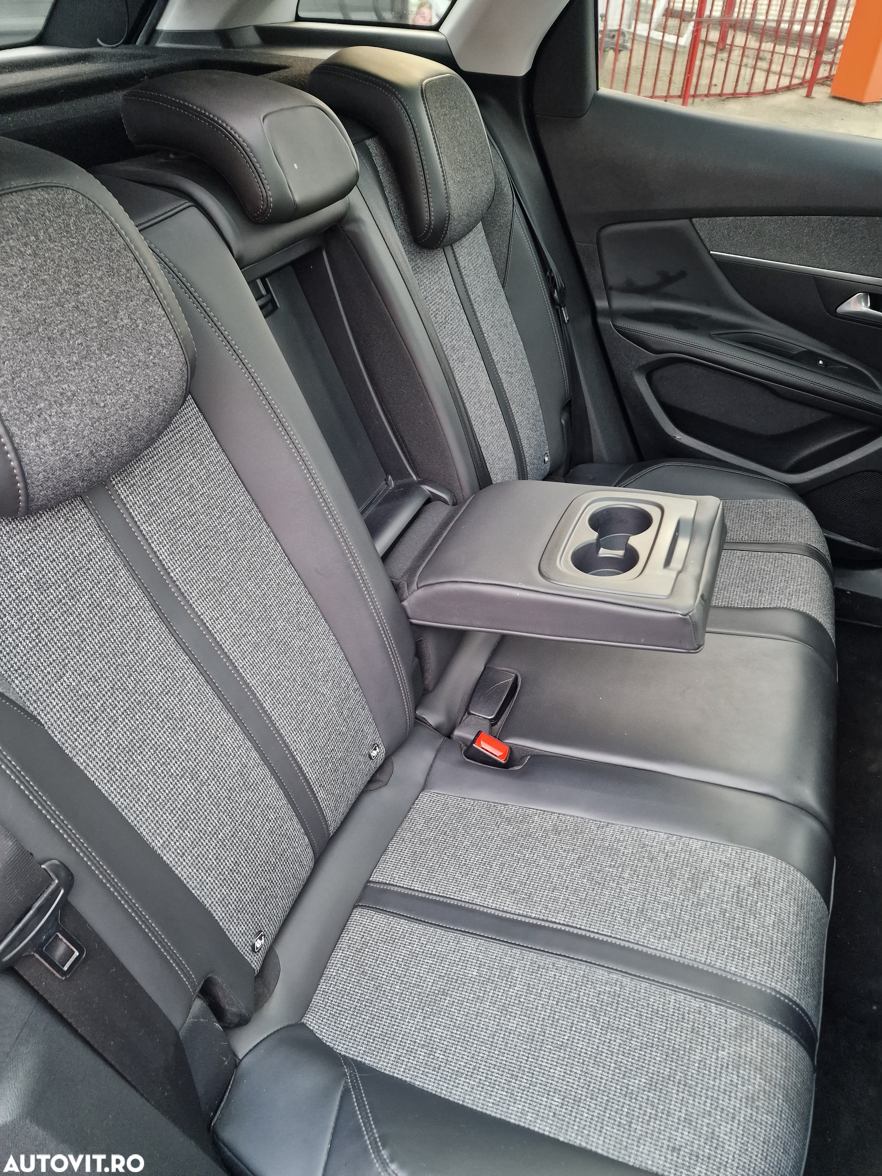 Peugeot 3008 1.6 BlueHDI S&S EAT6 GT-Line - 6