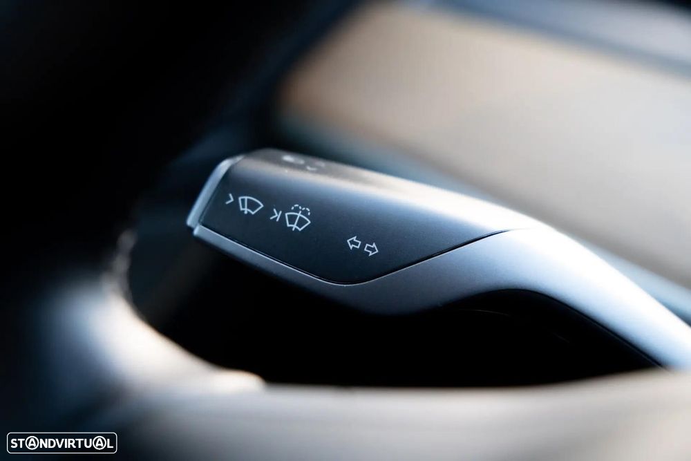 Tesla Model 3 Long-Range Dual Motor AWD - 17