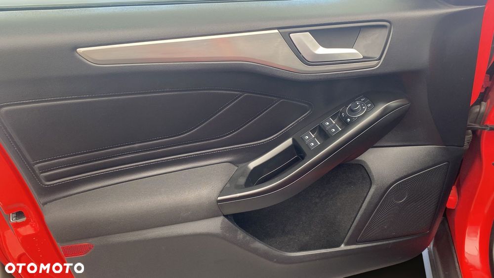 Ford Focus 1.0 EcoBoost mHEV Titanium X - 16