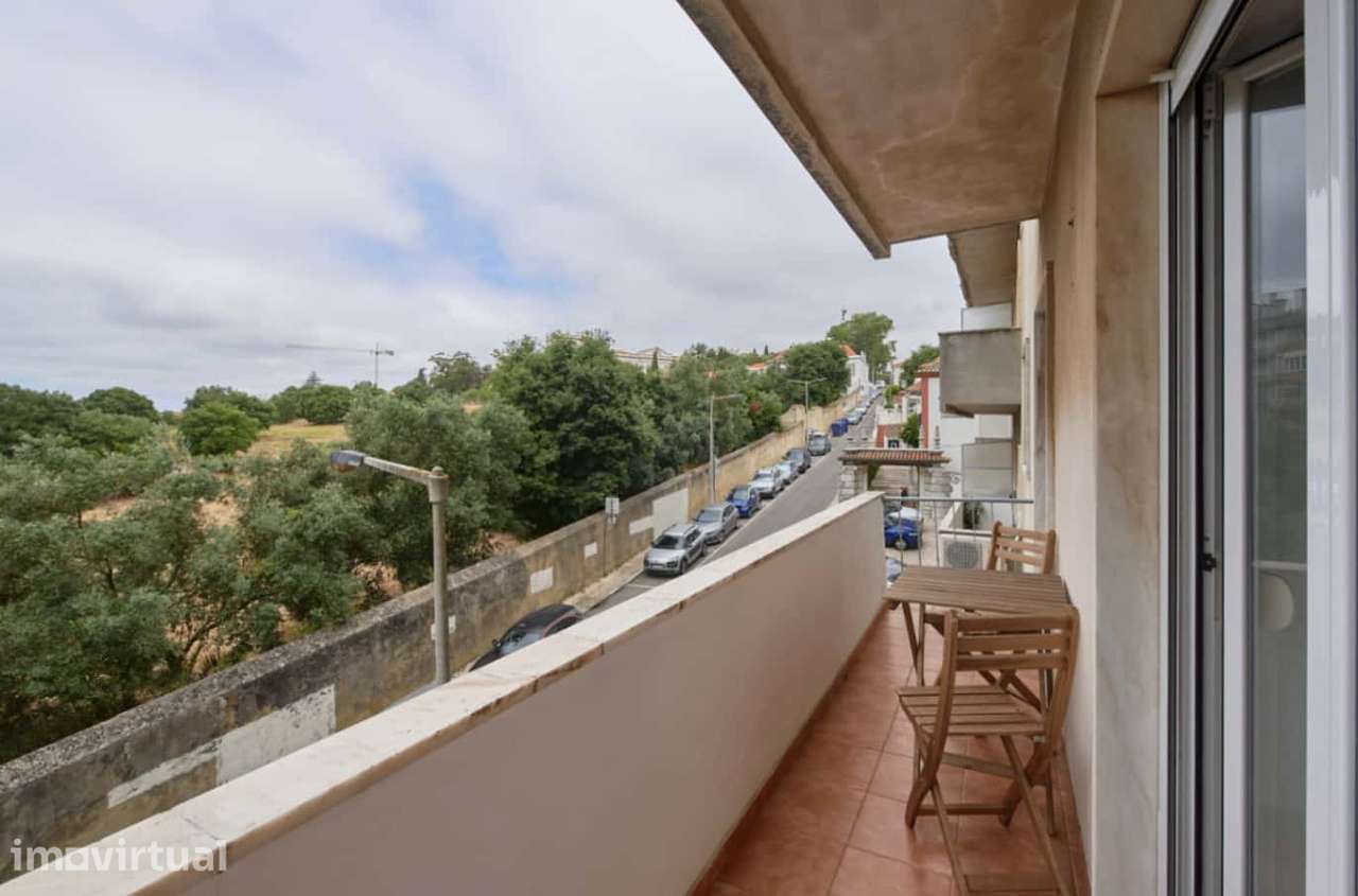 Spacious 2-bedroom apartment with private balcony in Ajuda, Lisbon - Grande imagem: 3/60