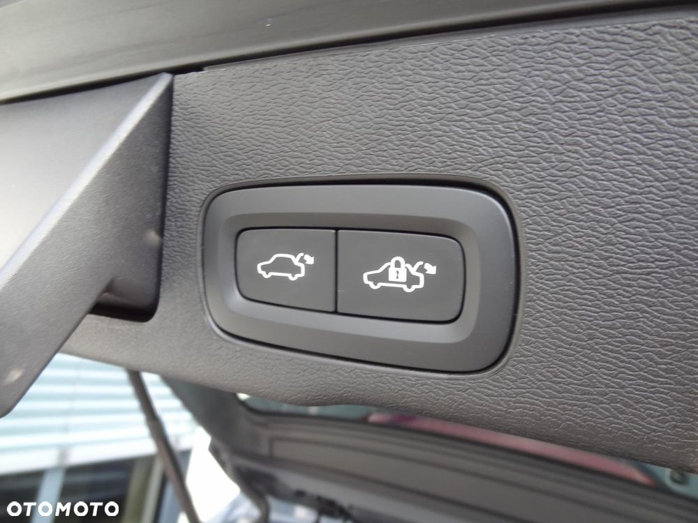 Volvo XC 60 B5 B AWD R-Design - 21