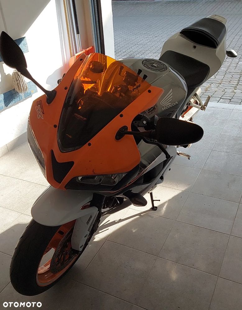 Honda CBR - 1
