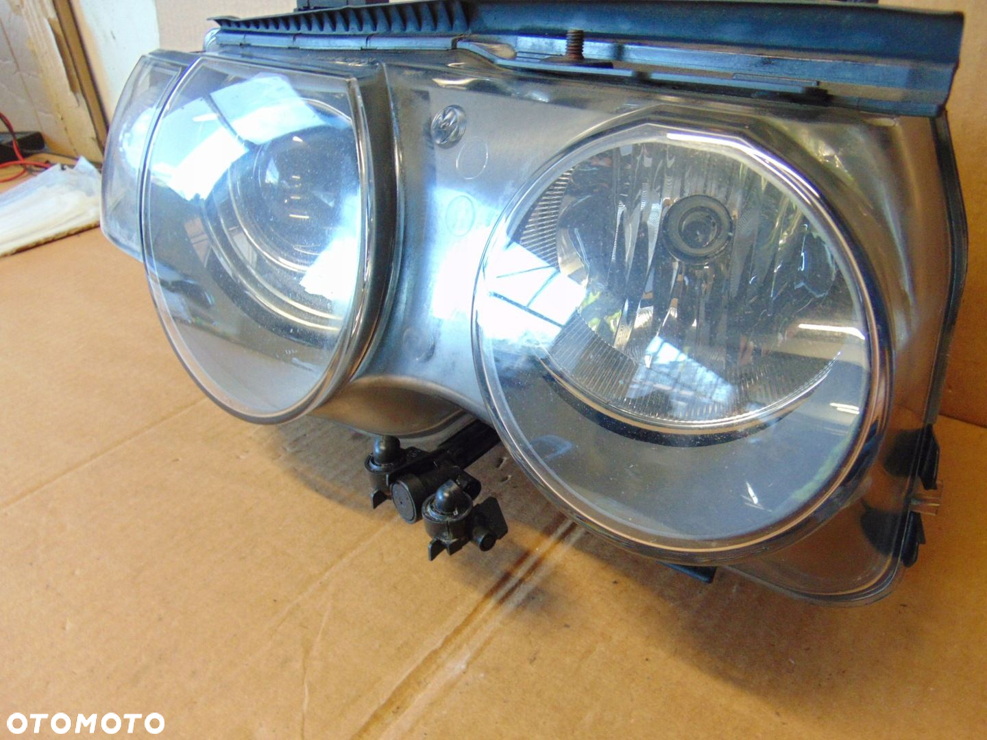 LAMPA PRAWA PRAWY PRZÓD PRZEDNIA BMW 3 E46 COMPACT XENON EUROPA - 2
